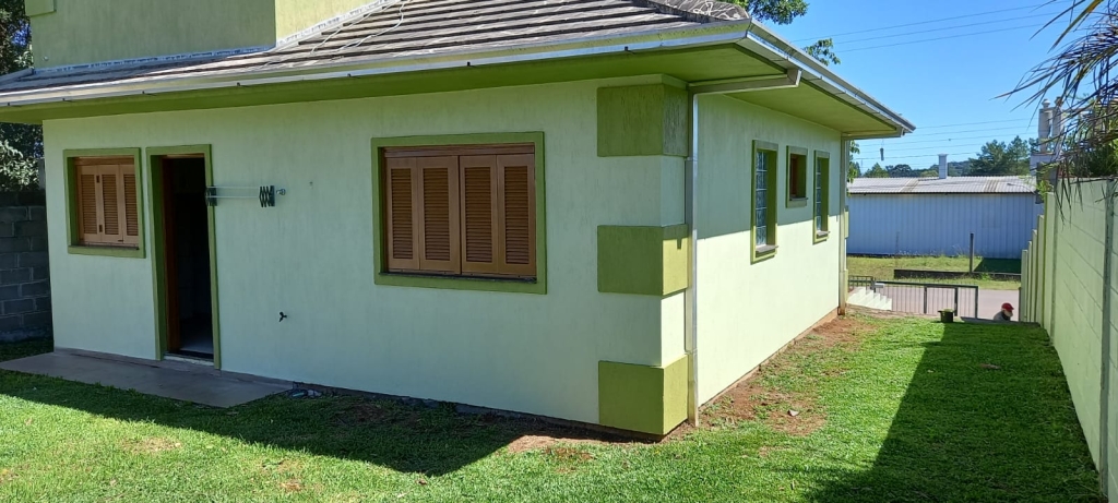 CASA COM 2 DORMITÓRIOS