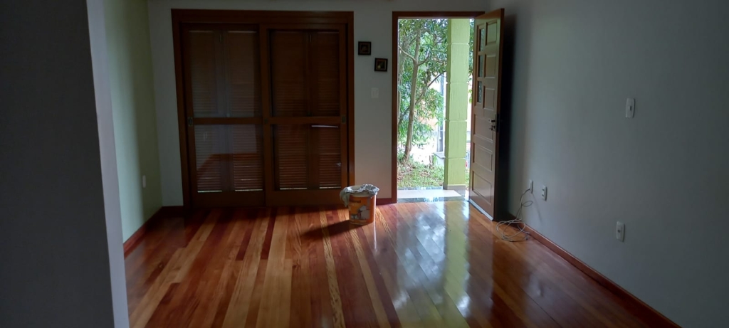 CASA COM 2 DORMITÓRIOS