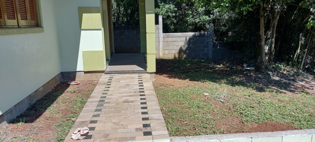 CASA COM 2 DORMITÓRIOS