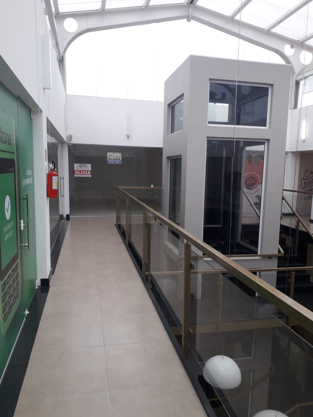 SALA COMERCIAL