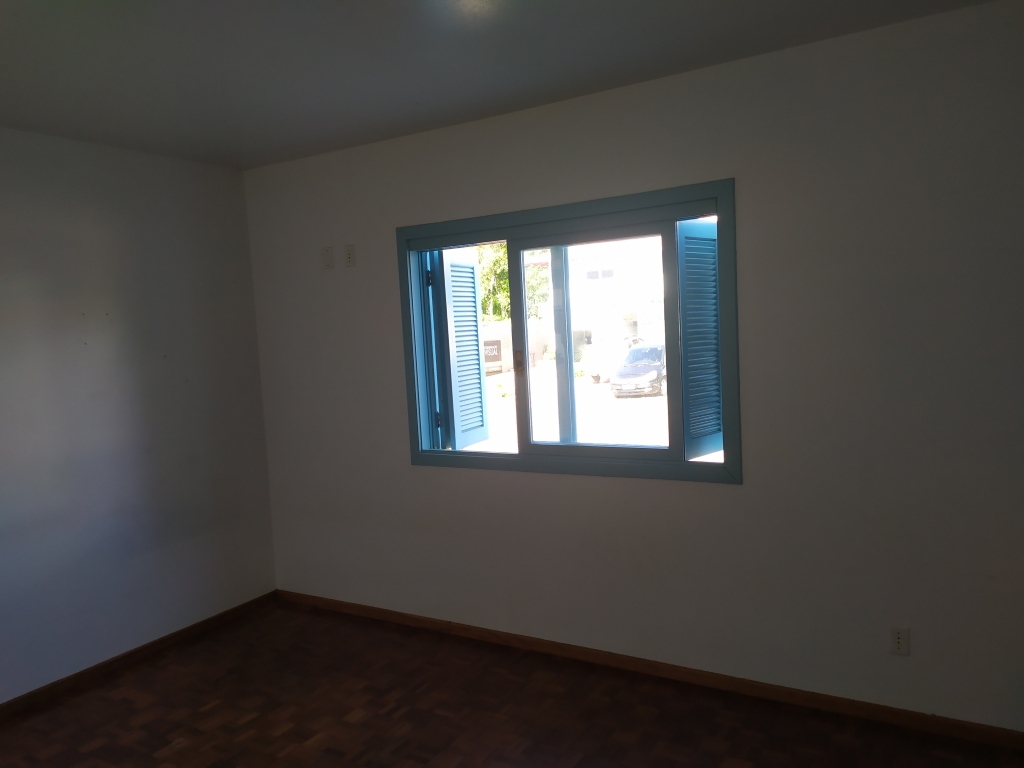 CASA COM 3 DORMITÓRIOS