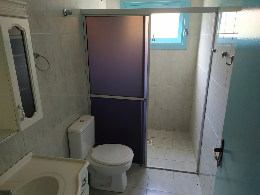 CASA COM 3 DORMITÓRIOS
