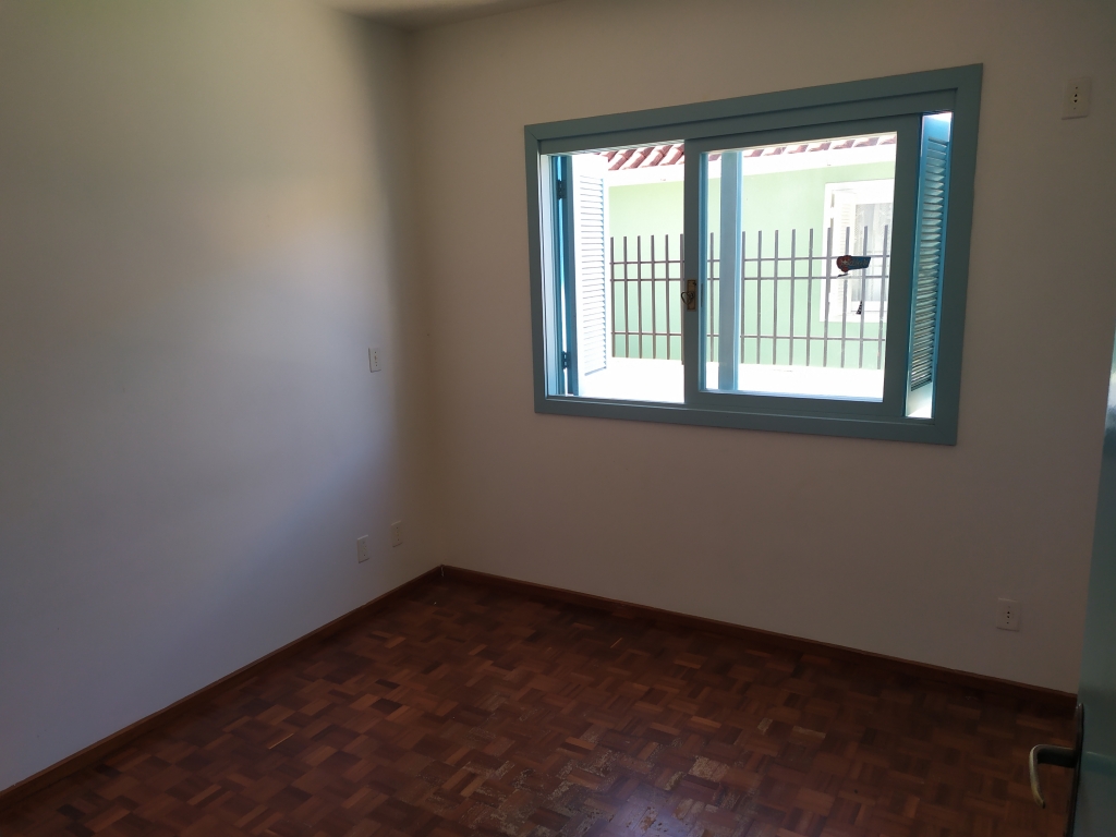 CASA COM 3 DORMITÓRIOS