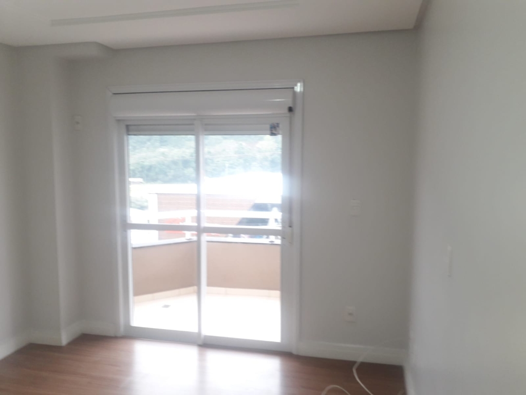APARTAMENTO COM 3 DORMITÓRIOS