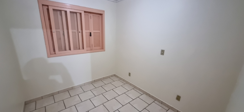 CASA COM 2 DORMITÓRIOS