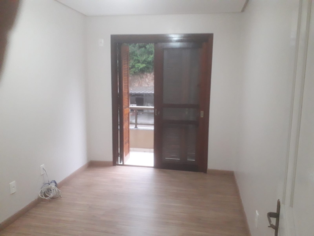 APARTAMENTO COM 3 DORMITÓRIOS