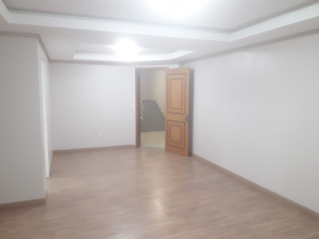APARTAMENTO COM 3 DORMITÓRIOS