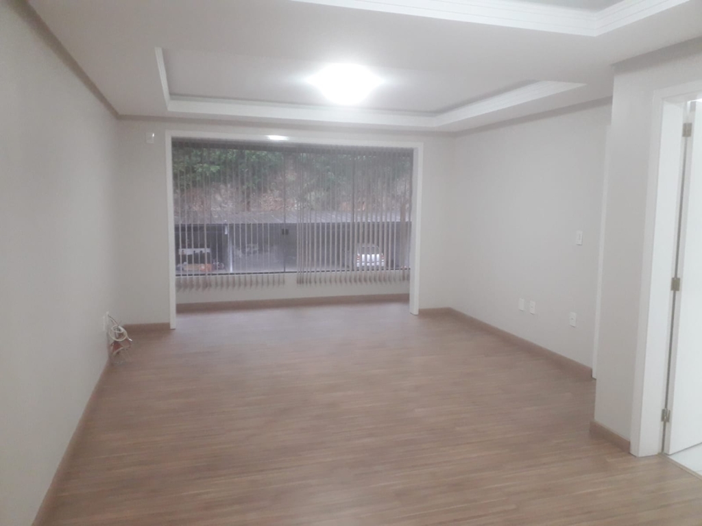 APARTAMENTO COM 3 DORMITÓRIOS