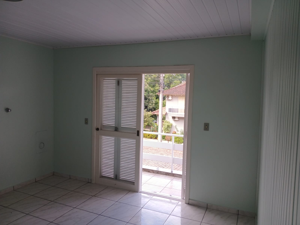 APARTAMENTO COM 3 DORMITÓRIOS