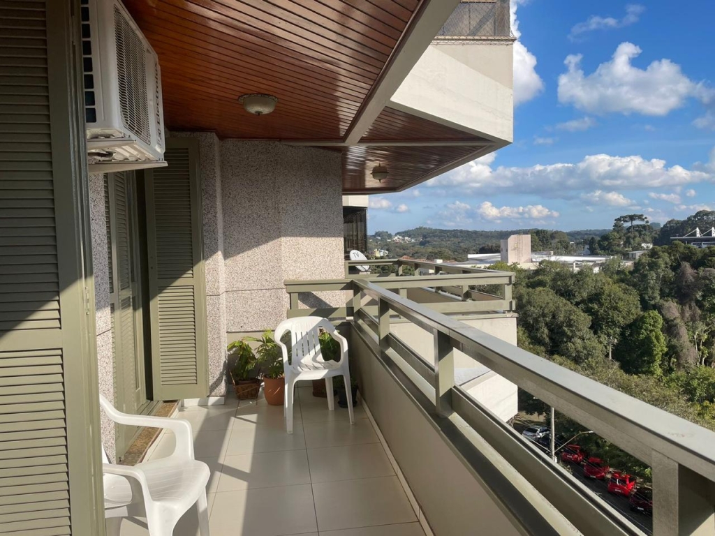 APARTAMENTO COM 3 DORMITÓRIOS