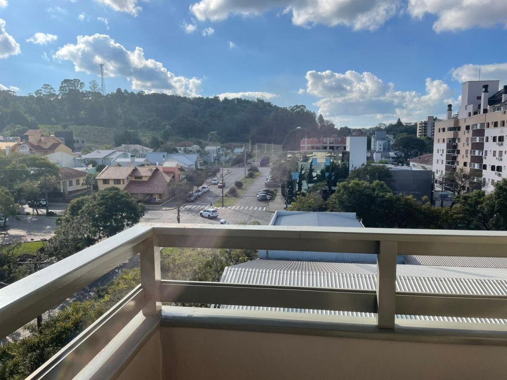 APARTAMENTO COM 3 DORMITÓRIOS