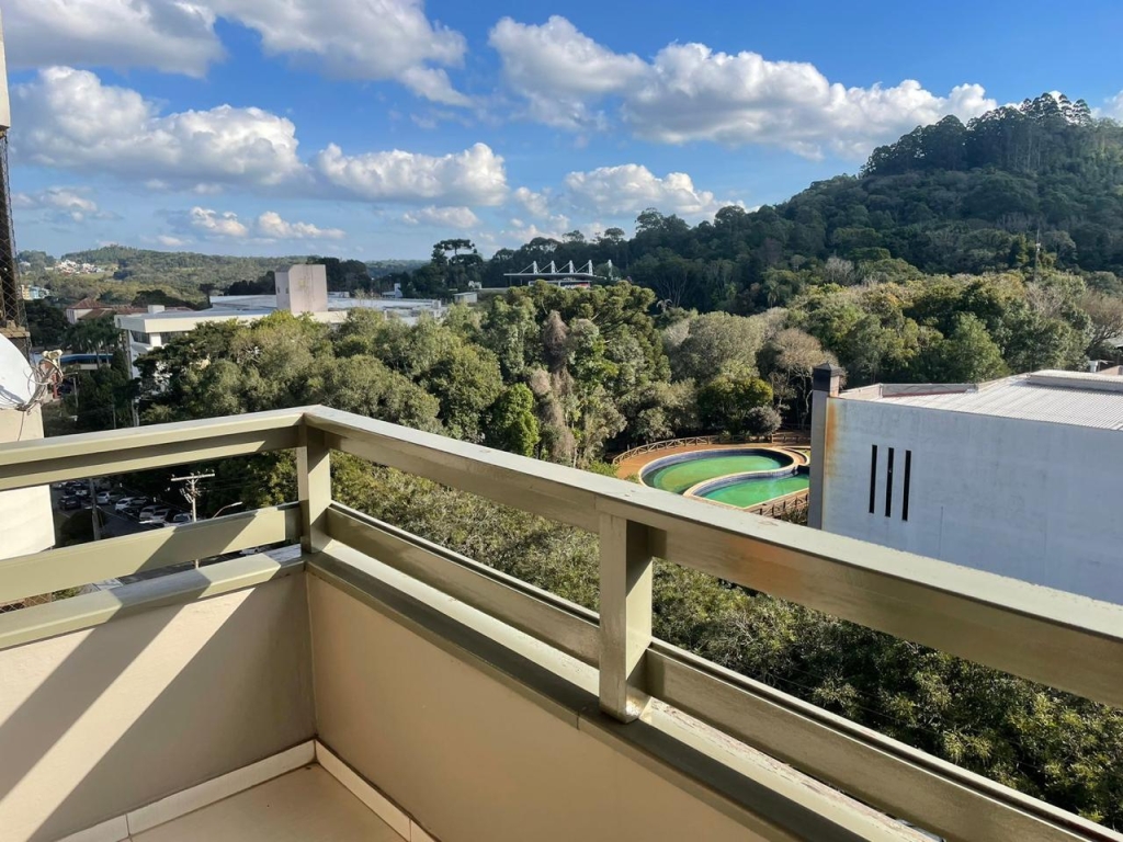 APARTAMENTO COM 3 DORMITÓRIOS
