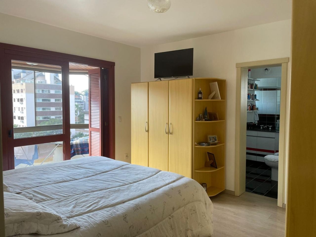 APARTAMENTO COM 3 DORMITÓRIOS