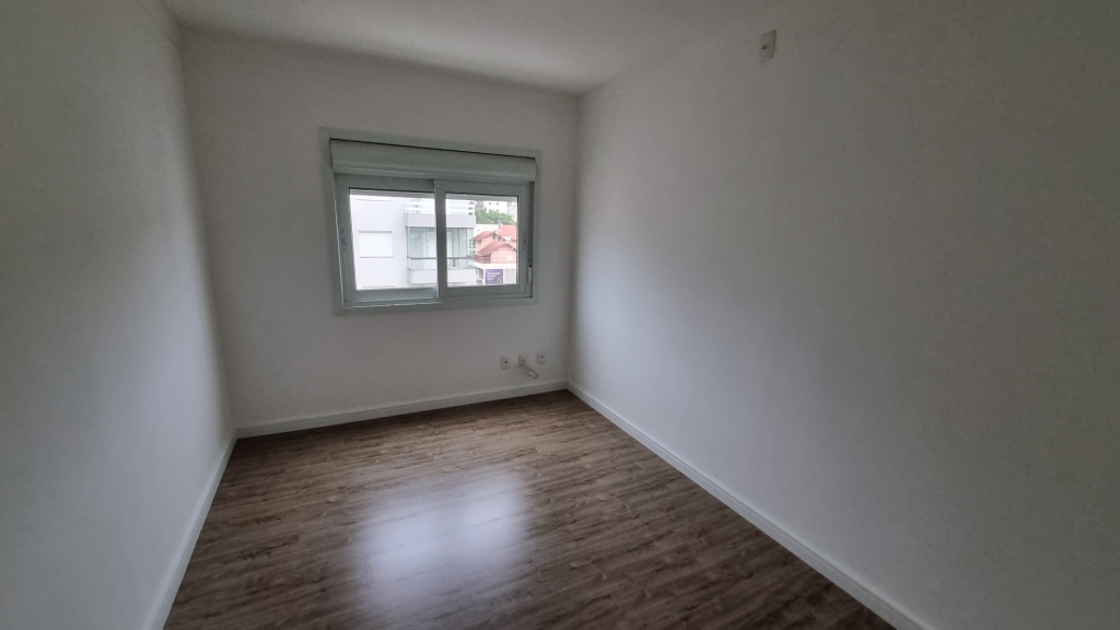 APARTAMENTO COM 3 DORMITÓRIOS