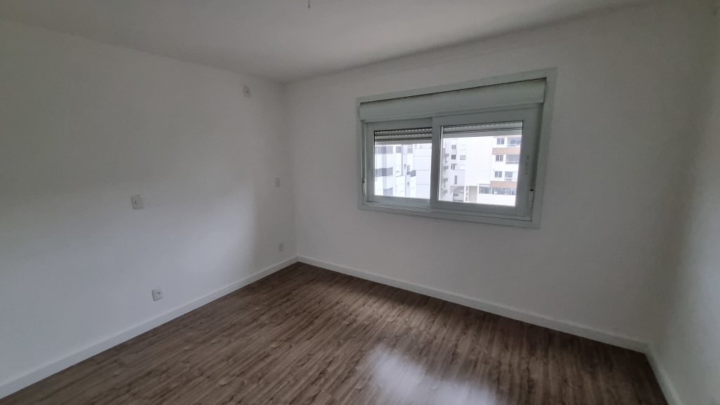 APARTAMENTO COM 3 DORMITÓRIOS