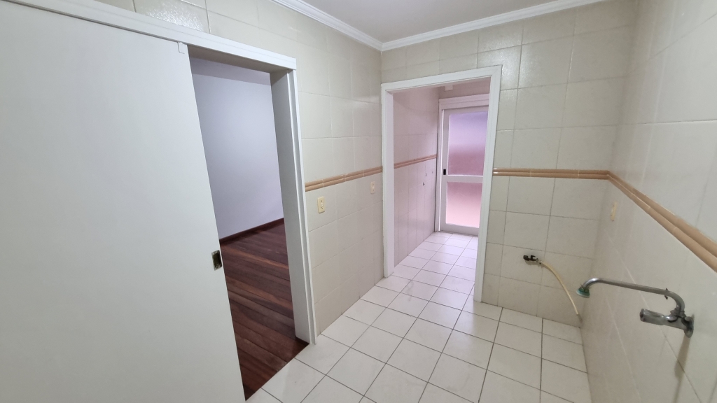 APARTAMENTO COM 1 DORMITÓRIO