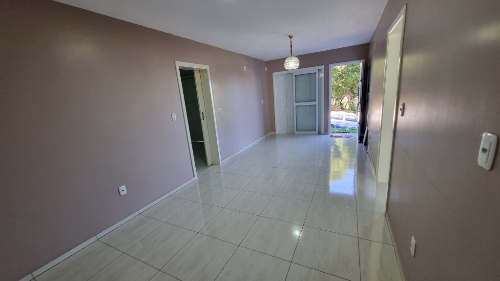 CASA COM 2 DORMITÓRIOS