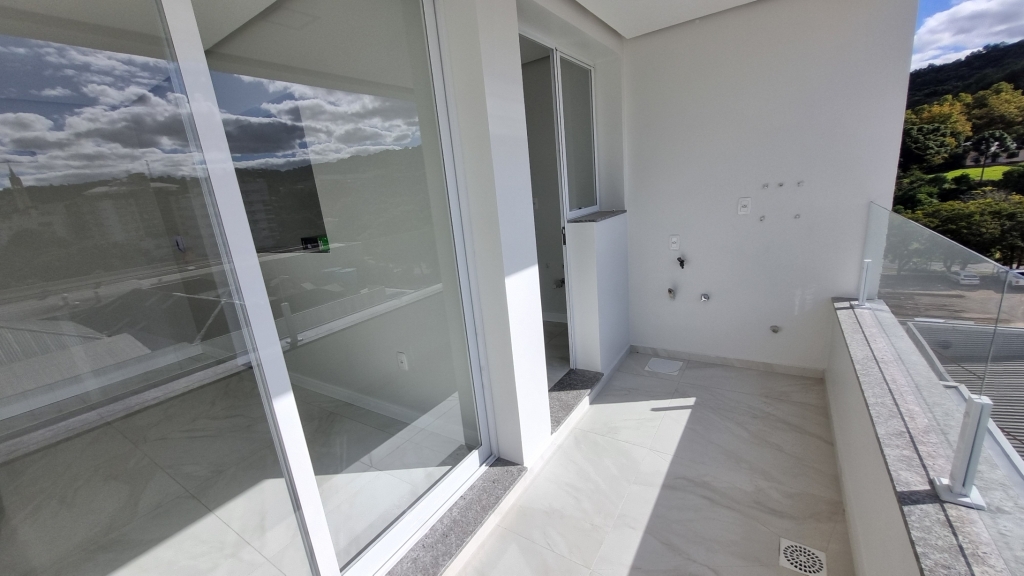 APARTAMENTO COM 2 DORMITÓRIOS