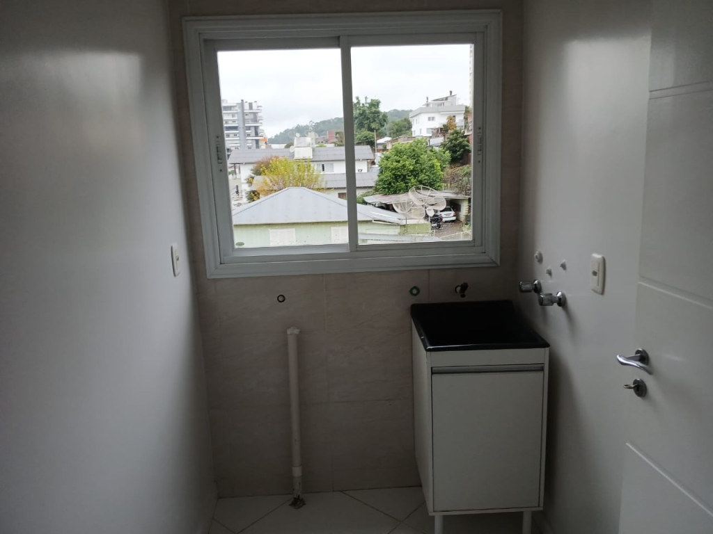 APARTAMENTO COM 2 DORMITÓRIOS