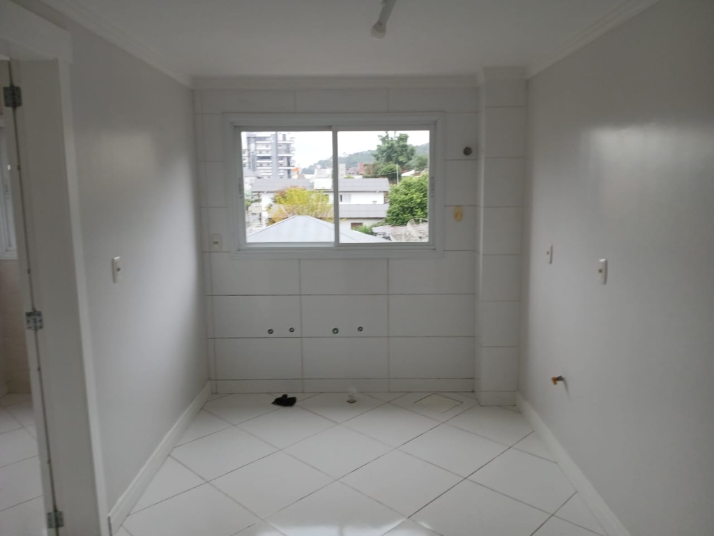 APARTAMENTO COM 2 DORMITÓRIOS