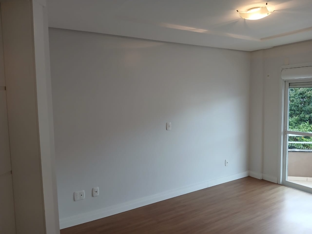 APARTAMENTO COM 2 DORMITÓRIOS