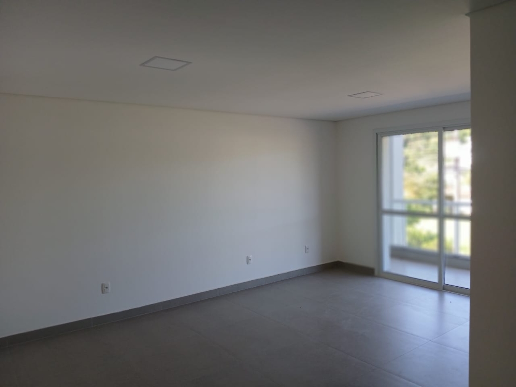 APARAMENTO COM 2 DORMITÓRIOS,