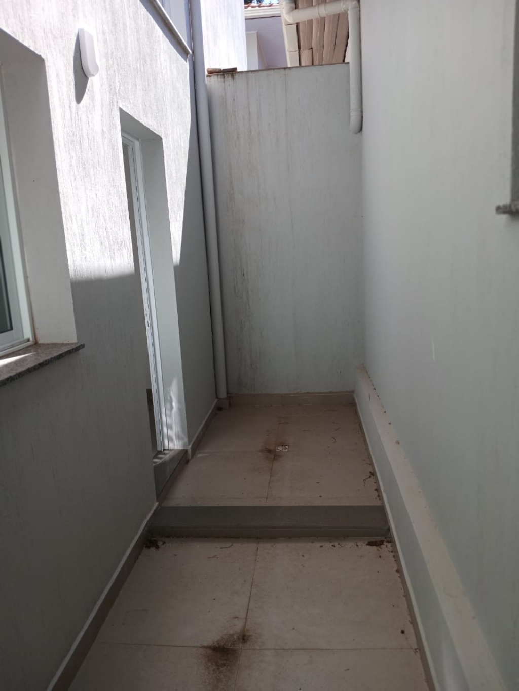 APARAMENTO COM 2 DORMITÓRIOS,