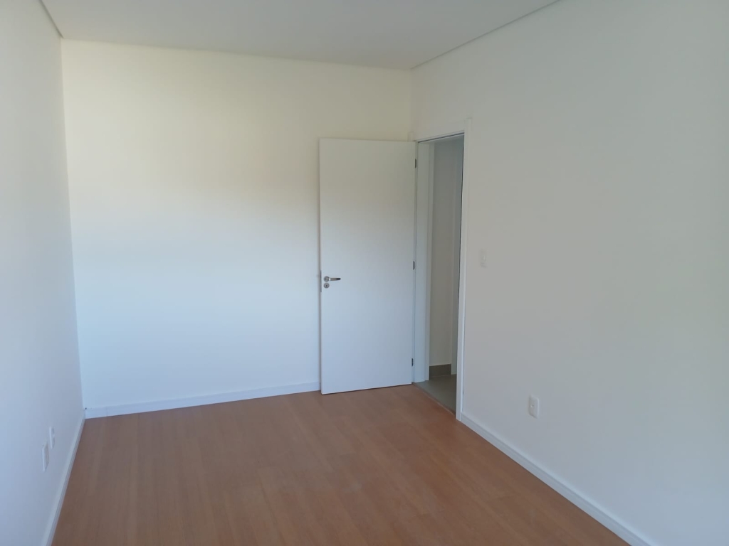 APARAMENTO COM 2 DORMITÓRIOS,