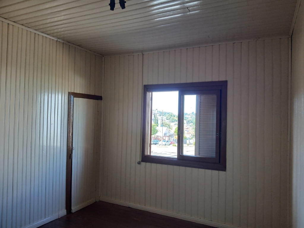 CASA COM 3 DORMITÓRIOS