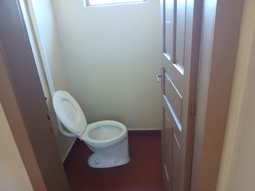 CASA COM 3 DORMITÓRIOS