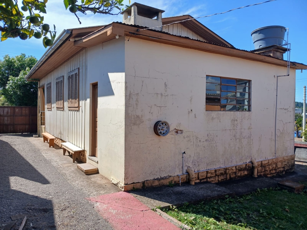 CASA COM 3 DORMITÓRIOS