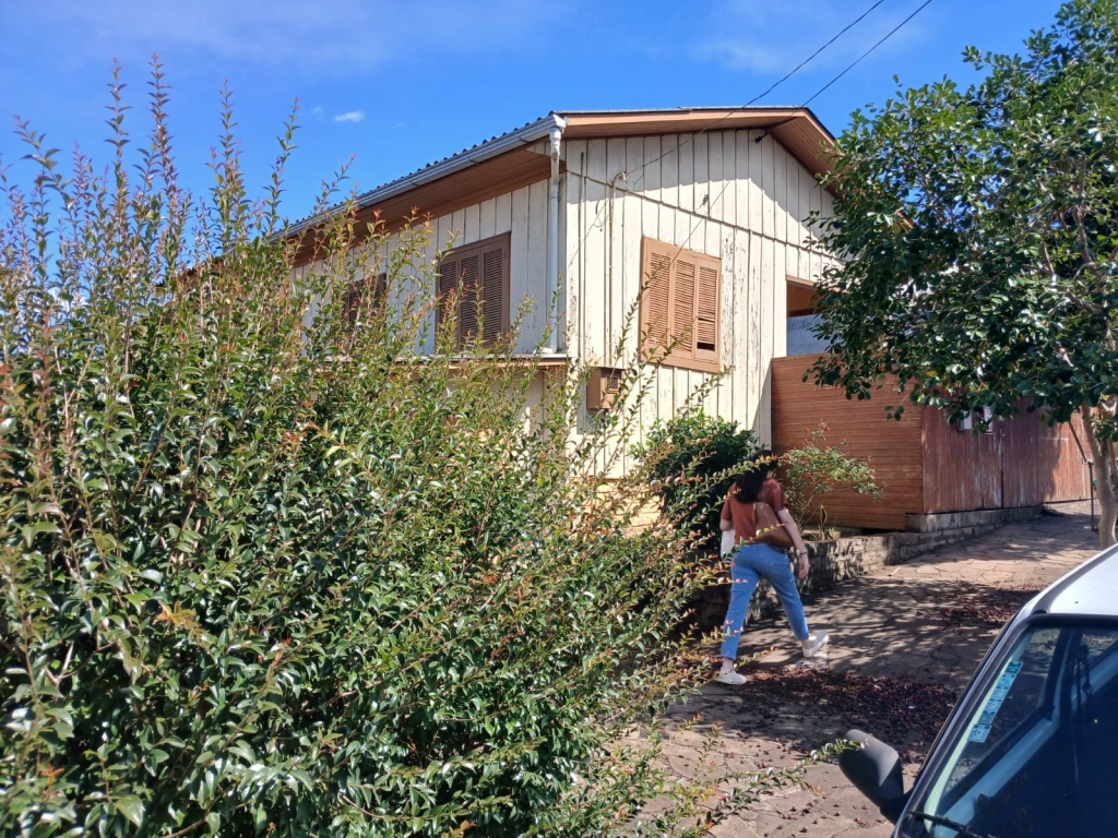 CASA COM 3 DORMITÓRIOS