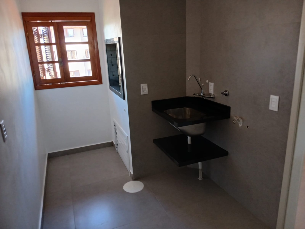 APARTAMENTO COM 3 DORMITÓRIOS