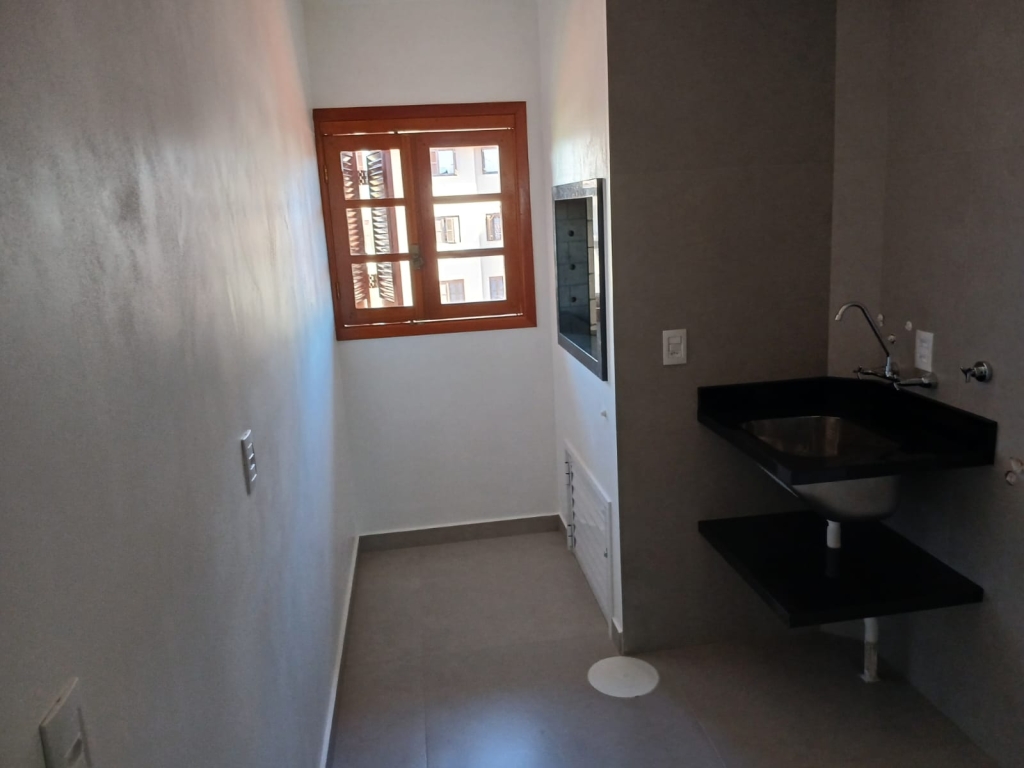APARTAMENTO COM 3 DORMITÓRIOS