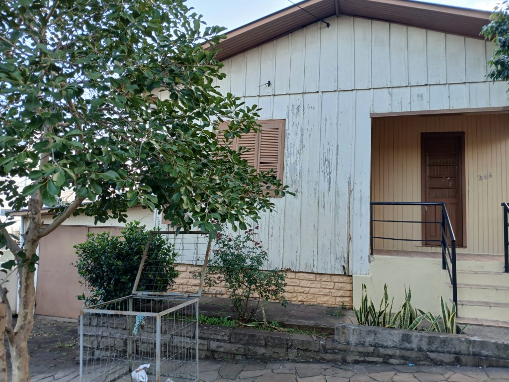 CASA COM 3 DORMITÓRIOS