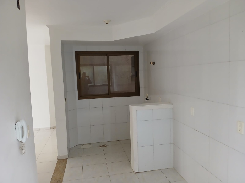 APARTAMENTO COM 1 DORMITÓRIO