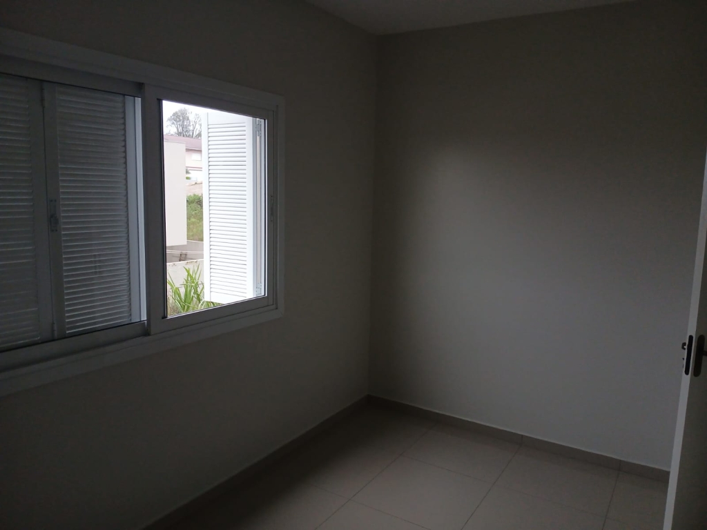 CASA COM 3 DORMITÓRIOS