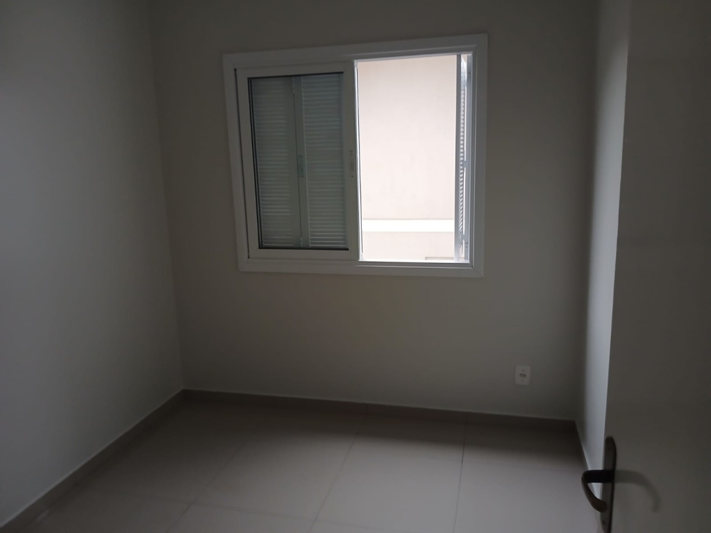 CASA COM 3 DORMITÓRIOS