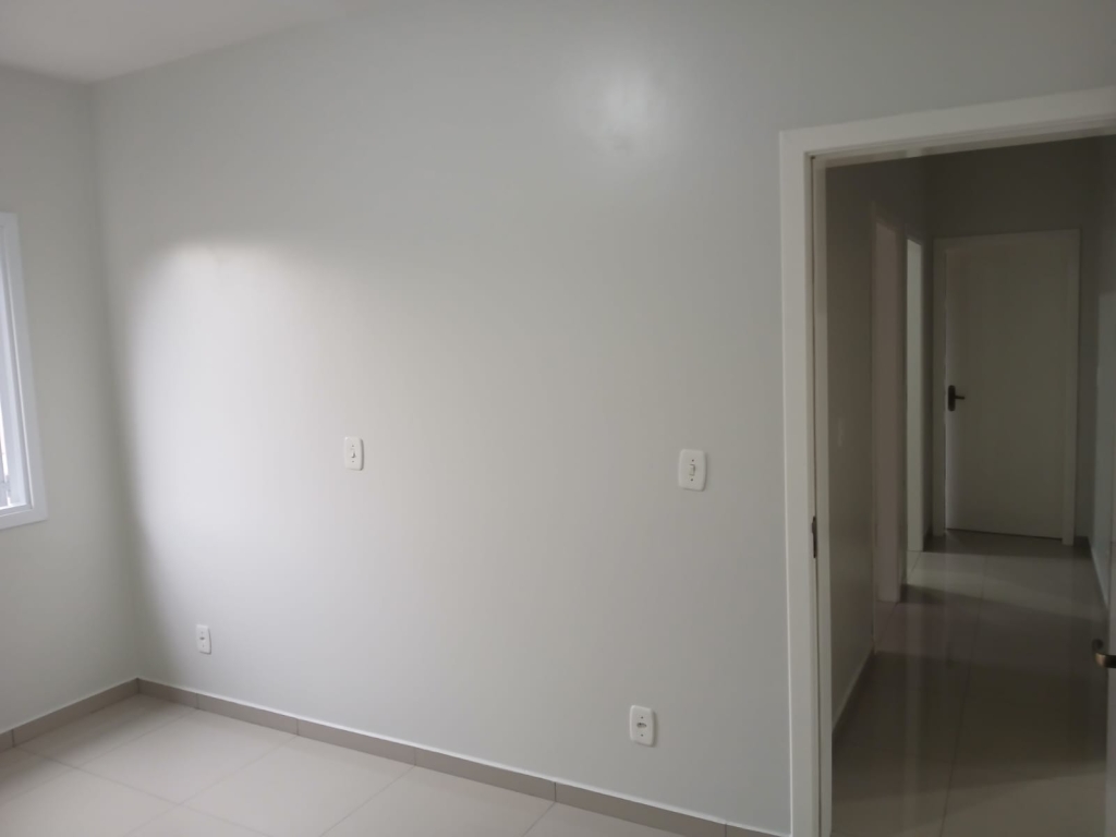 CASA COM 3 DORMITÓRIOS